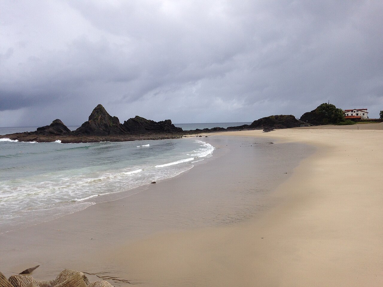 Playa de Saturrarán (sin personas)