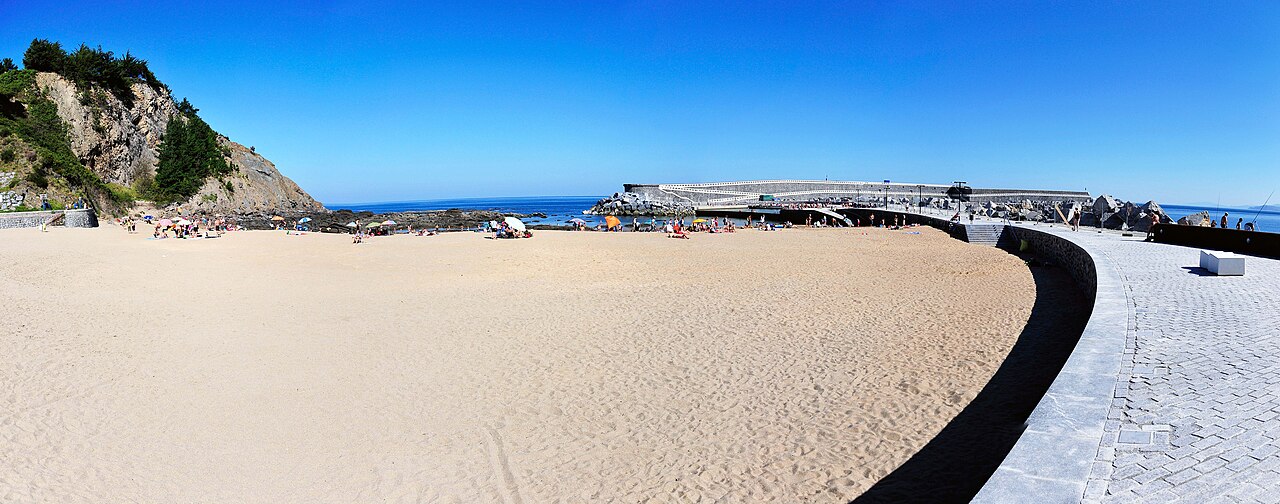Playa de Mutriku (Ondar Gain) (sin personas)