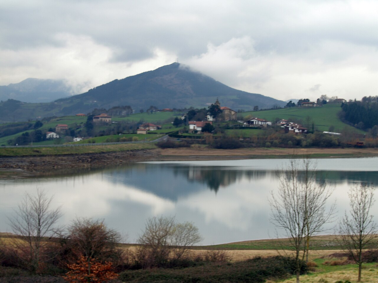 Embalse de Urkulu (sin personas)