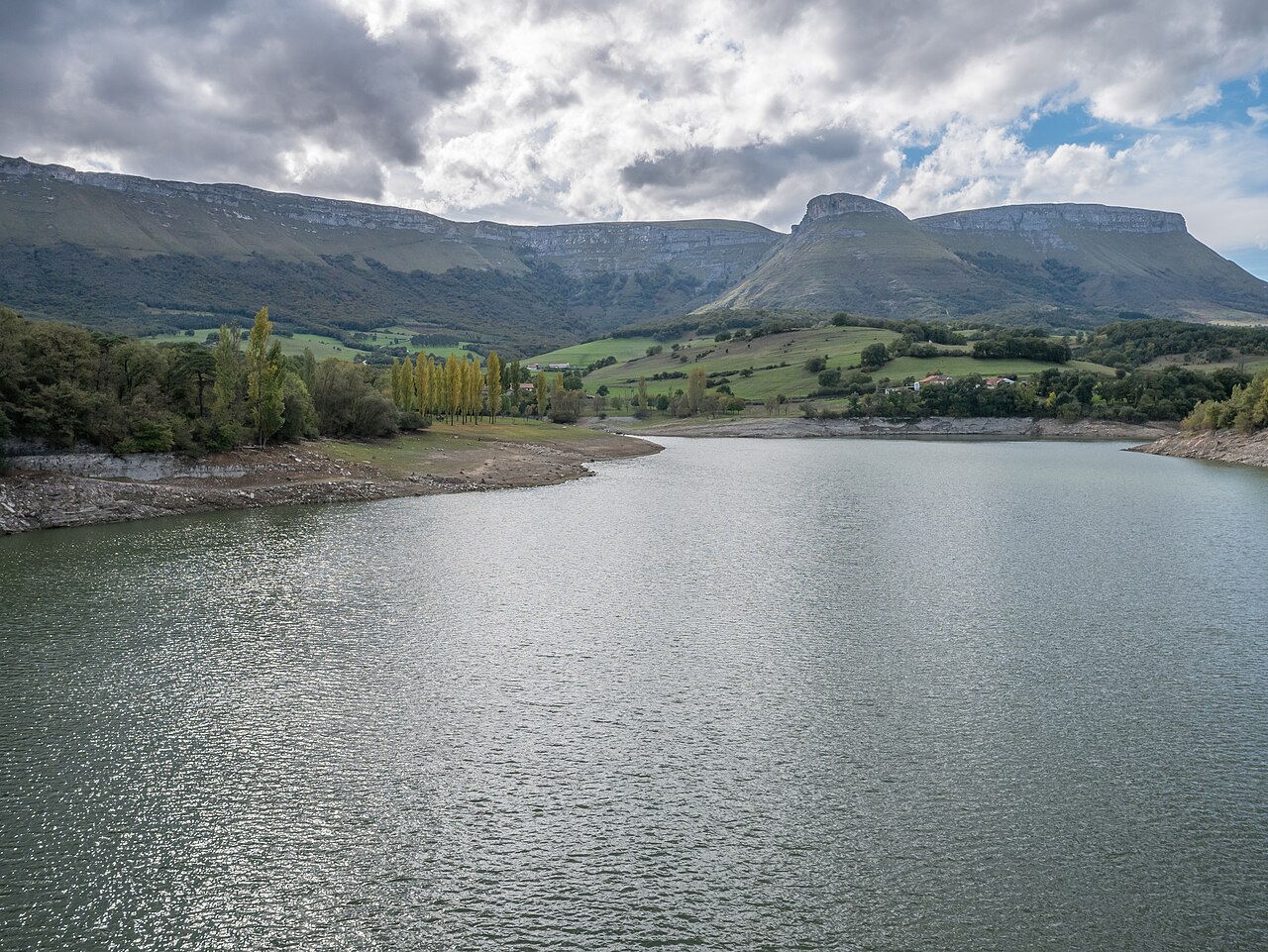 Embalse de Maroño (sin personas)