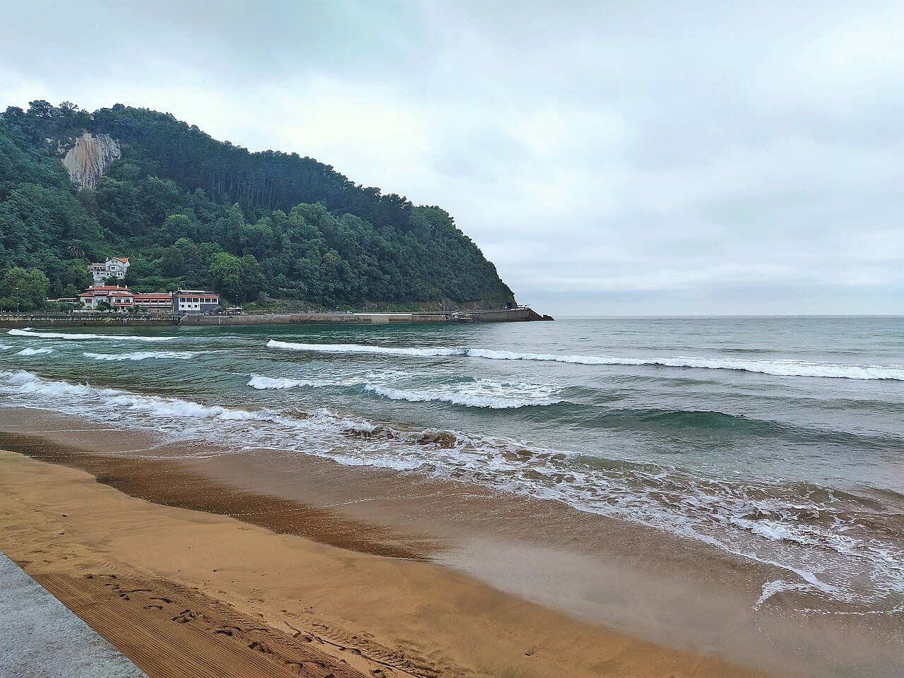 Playa de Zarautz (sin personas)